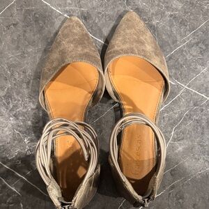 Francesca's Collections Brown Pointed flats